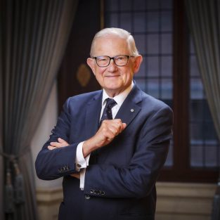 Prof. Mr. Pieter van Vollenhoven - 01